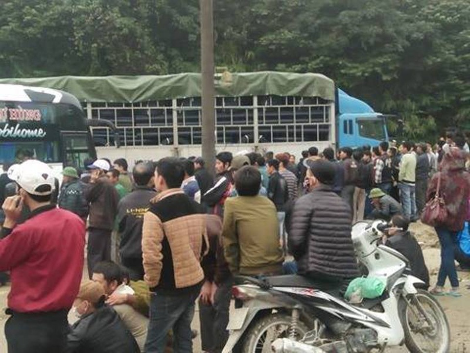 Hàng nghìn lao động "đổ xô" đi làm thủ tục xuất cảnh - 5 Hàng nghìn lao động "đổ xô" đi làm thủ tục xuất cảnh - 5