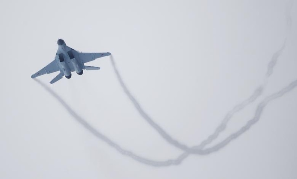 Dàn vũ khí "khủng" phô diễn sức mạnh quân đội Nga - 2
Máy bay chiến đấu đa năng MiG-35 phô diễn kỹ năng tại nhà máy sản xuất MiG tại Lukhovitsy, ngoại ô thủ đô Moscow.