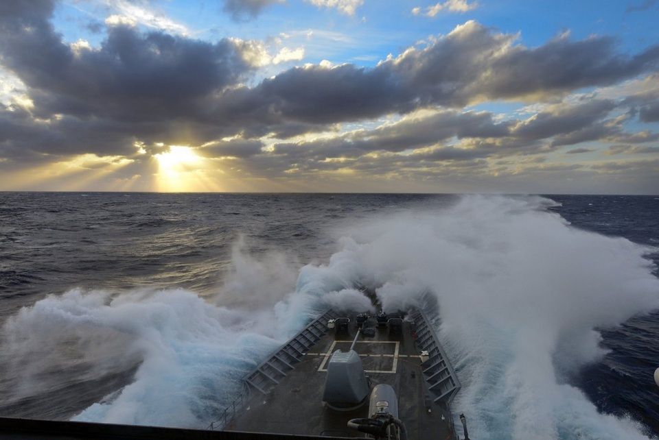 Dàn vũ khí tối tân trên tàu tuần dương Mỹ sắp đến Trung Đông - 2
USS Monterey sở hữu 4 động cơ tuabin khí LM2500 và có thể đạt tốc độ 54 km/h.