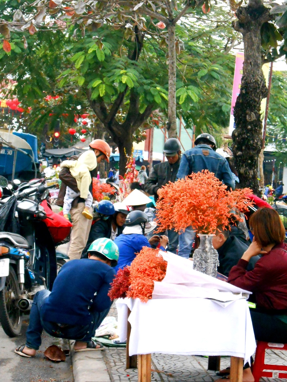 Cuối năm cũng là mùa giảm giá, khuyến mãi