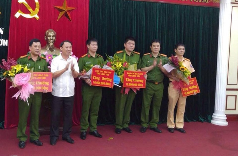 Vận chuyển 20 bánh heroin với giá 50 triệu đồng tiền công - 2 Lãnh đạo tỉnh Bắc Ninh đã kịp thời khen thưởng lực lượng tham gia phá án