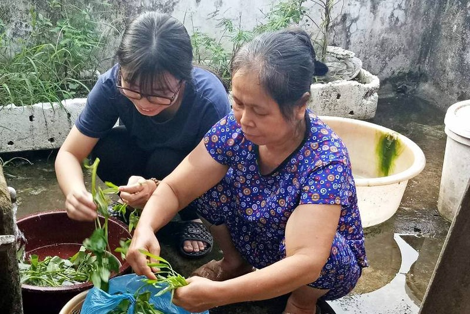 Nữ sinh thiếu cha, vắng mẹ giành điểm 10 môn Sử - 3 Ông bà ngoại đã già yếu nên chặng đường tiếp theo của Ngần rất khó khăn