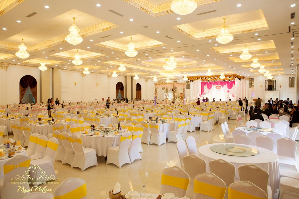 Trung tâm tiệc cưới Royal Palace khuyến mại lớn mùa cưới 2017-2018 - 2 Trung tâm tiệc cưới Royal Palace khuyến mại lớn mùa cưới 2017-2018 - 2