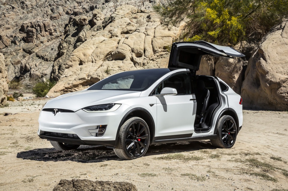 Tesla đã "bỏ bùa" khách hàng như thế nào? - 3 Tesla đã "bỏ bùa" khách hàng như thế nào? - 3