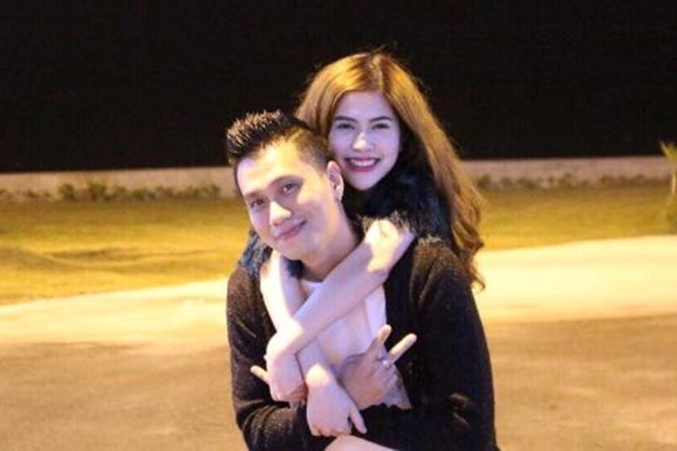 Việt Anh: “Trong tình yêu tôi là một người đàn ông dại dột” - 5 Bà xã hot girl thường xuyên chia sẻ được chồng hết lòng chiều chuộng.