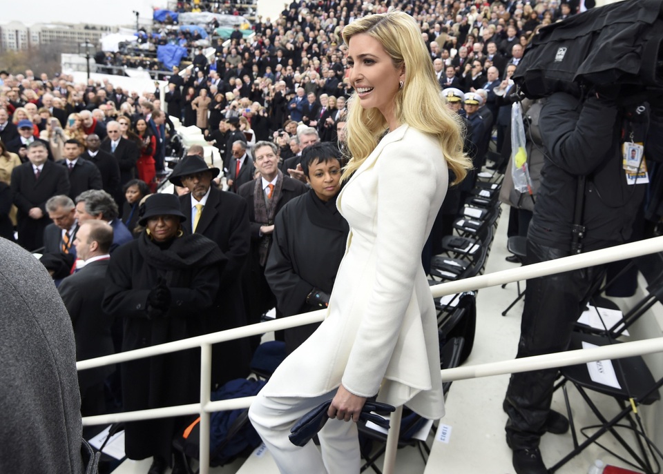 Dàn trai xinh gái đẹp nhà Tổng thống Donald Trump trong ngày tuyên thệ - 3
Ivanka Trump - con gái lớn của ông Trump. (Ảnh: Reuters)
