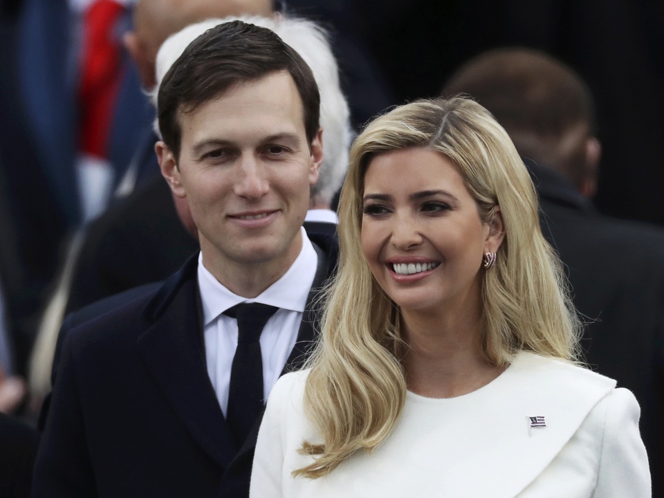 Dàn trai xinh gái đẹp nhà Tổng thống Donald Trump trong ngày tuyên thệ - 4
Ivanka và chồng, Jared Kushner. (Ảnh: Reuters)