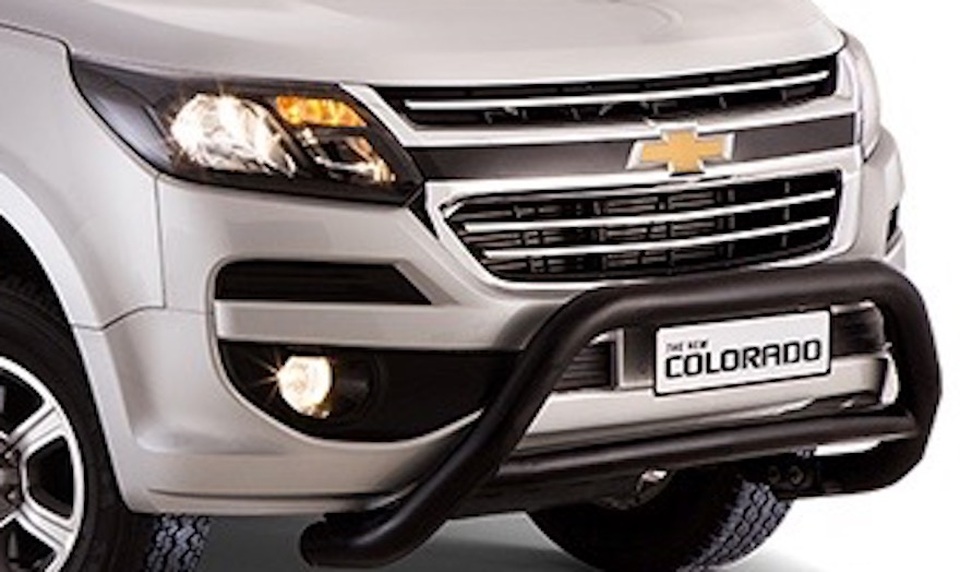 Chevrolet Colorado có thêm phiên bản LTX - 2
Phiên bản LTX được trang bị bộ cản bảo vệ đầu xe và thanh giằng ở thùng xe bằng ống thép chịu lực 3 inch (khoảng 7 cm), sơn màu đen nhám.