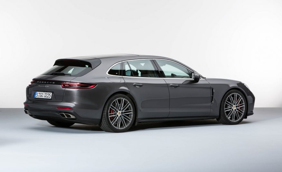 Panamera Sport Turismo 2018 - Xe wagon đầu tiên của Porsche - 9 Panamera Sport Turismo 2018 - Xe wagon đầu tiên của Porsche - 9