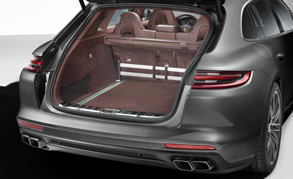 Panamera Sport Turismo 2018 - Xe wagon đầu tiên của Porsche - 12 Panamera Sport Turismo 2018 - Xe wagon đầu tiên của Porsche - 12