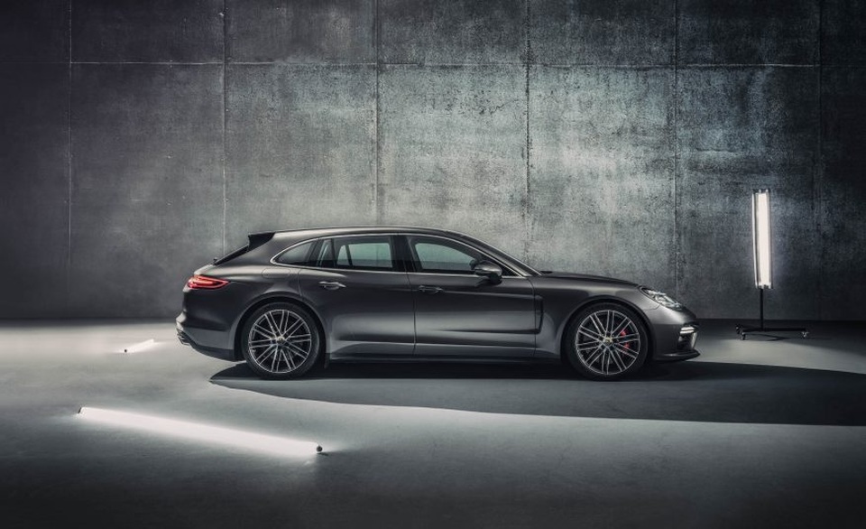 Panamera Sport Turismo 2018 - Xe wagon đầu tiên của Porsche - 27 Panamera Sport Turismo 2018 - Xe wagon đầu tiên của Porsche - 27