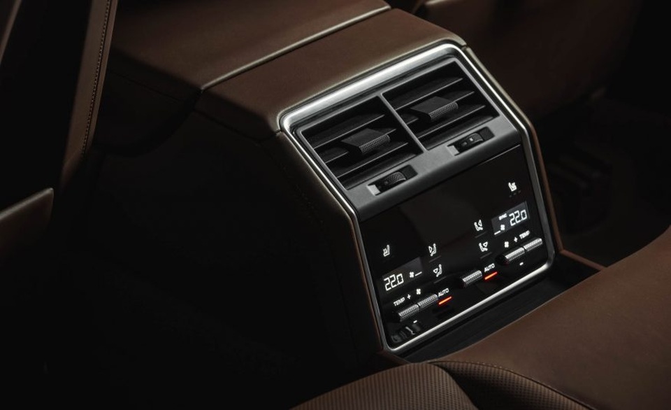 Panamera Sport Turismo 2018 - Xe wagon đầu tiên của Porsche - 16 Panamera Sport Turismo 2018 - Xe wagon đầu tiên của Porsche - 16