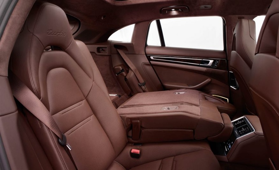 Panamera Sport Turismo 2018 - Xe wagon đầu tiên của Porsche - 20 Panamera Sport Turismo 2018 - Xe wagon đầu tiên của Porsche - 20
