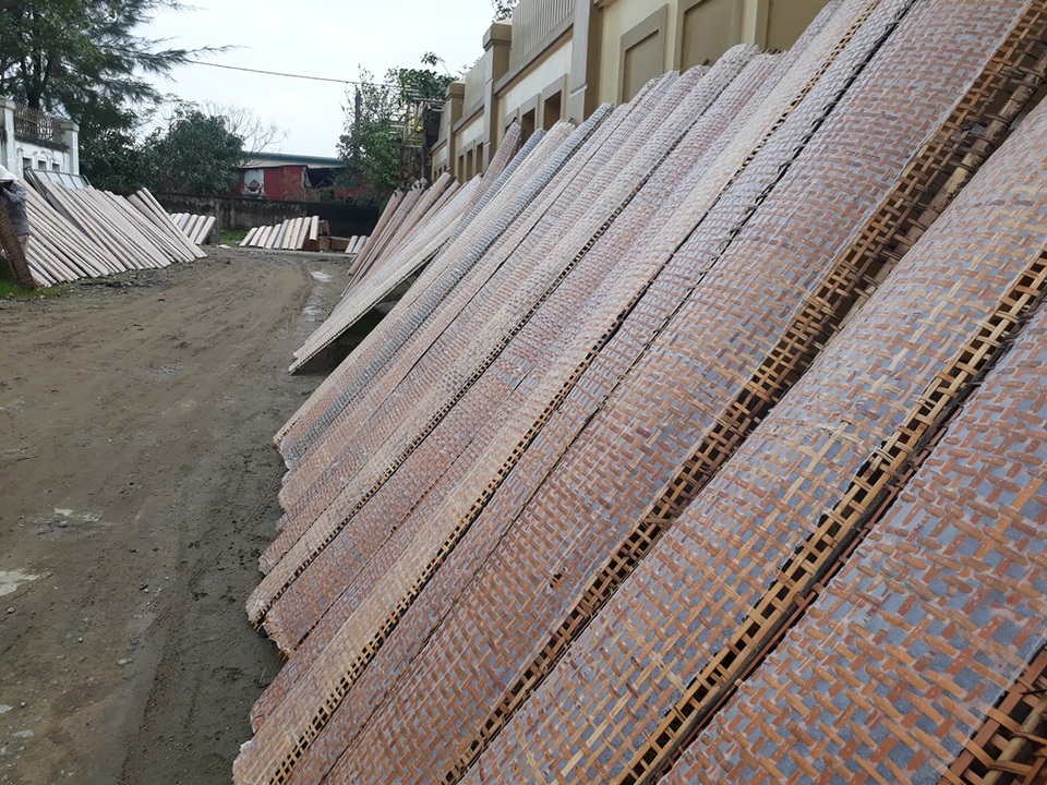 Hà Tĩnh: Người làm bánh đa nem "xoay như chong chóng" vẫn không đủ bán - 3 Bánh đa nem Hà Tĩnh đang được thị trường trong nước đón nhận