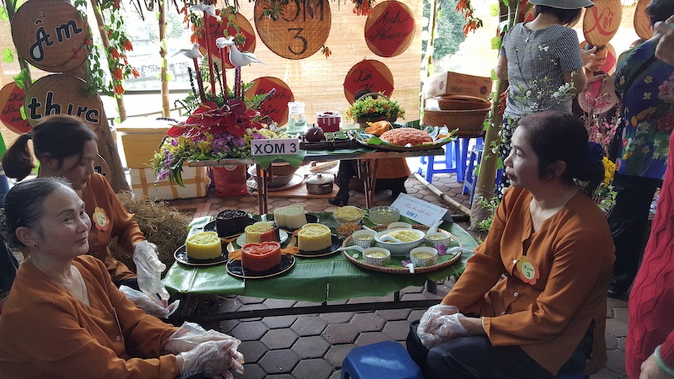 Cả làng dốc sức thi nấu xôi ở Phú Thượng - 7 Để có được mâm xôi như thế này phải mất khoảng 2 giờ đồng hồ.