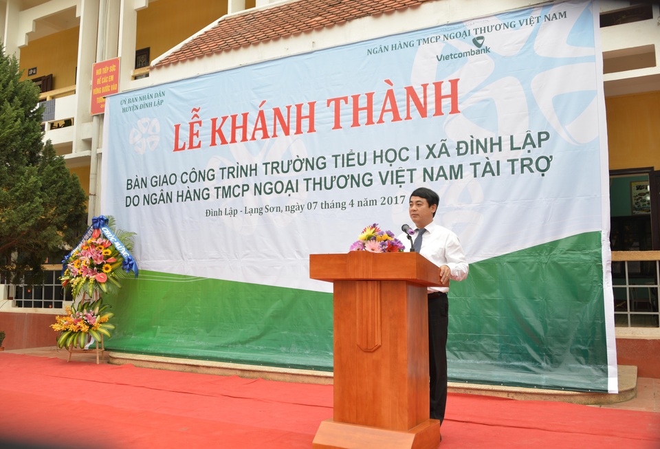 Khánh thành và bàn giao công trình Trường Tiểu học 1 xã Đình Lập do Vietcombank tài trợ - 1
Chủ tịch HDQT Vietcombank Nghiêm Xuân Thành phát biểu tại buổi Lễ