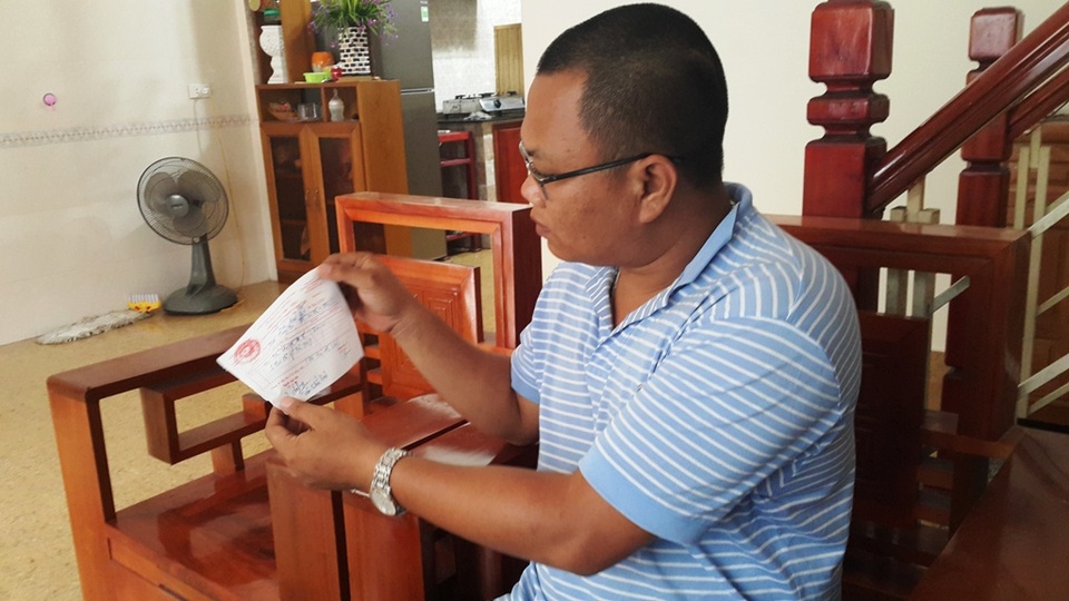 
Để được khai sinh cho con thứ 3, anh Đạt phải đóng 2 triệu đồng.
