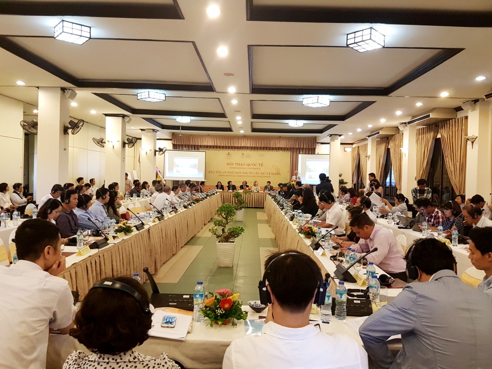 Hàng trăm đại biểu, nhà khoa học, chuyên gia trong và ngoài nước tham dự hội thảo