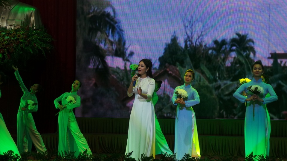 Tổng Bí thư: Máu đào đã nở hoa cho đất nước hôm nay! - 12 Tổng Bí thư: Máu đào đã nở hoa cho đất nước hôm nay! - 12