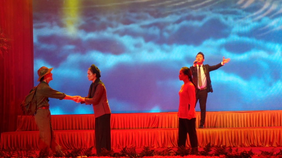 Tổng Bí thư: Máu đào đã nở hoa cho đất nước hôm nay! - 13 Tổng Bí thư: Máu đào đã nở hoa cho đất nước hôm nay! - 13
