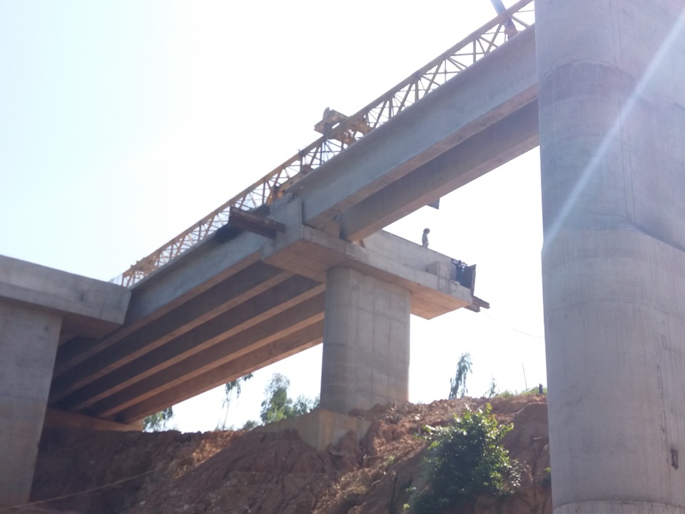 Tạm dừng thi công công trình xảy ra sự cố sập dầm cầu