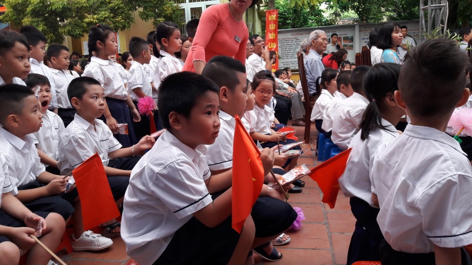 PTT Vũ Đức Đam bất ngờ "đặt hàng" với giáo viên, phụ huynh ngay trong Lễ khai giảng - 2
Học sinh trường Tiểu học Ngọc Hà - Hà Nội