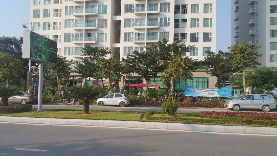 Cư dân chung cư Green Bay Towers căng băng rôn đòi miễn nhiệm Ban quản trị - 1 Ban quản trị Chung cư Green Bay Towers (TP. Hạ Long) bị cư dân tố có nhiều vi phạm