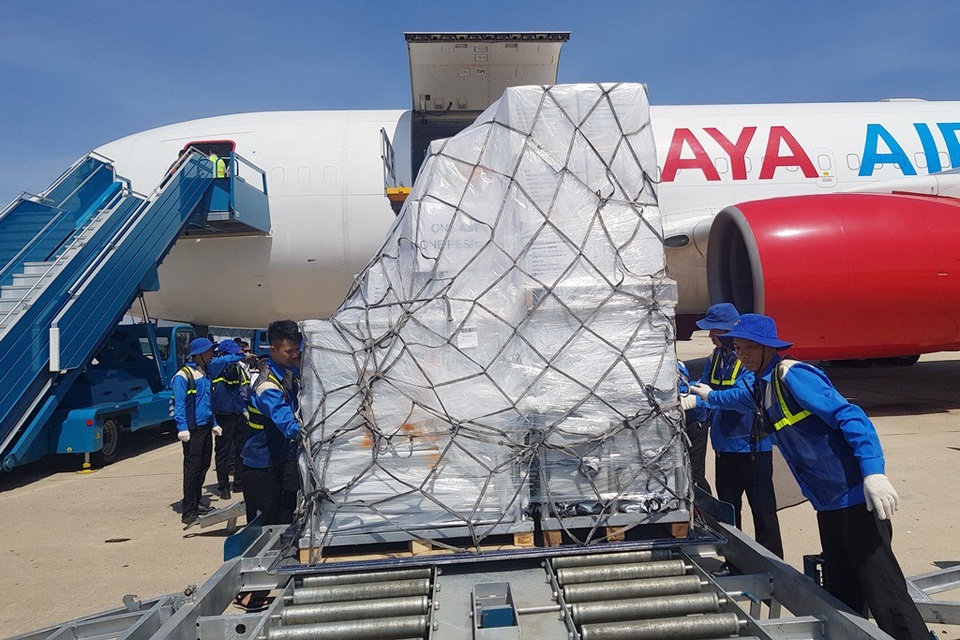 ASEAN viện trợ Việt Nam lô hàng hơn 174.000 USD sau bão Damrey - 3 ASEAN viện trợ Việt Nam lô hàng hơn 174.000 USD sau bão Damrey - 3