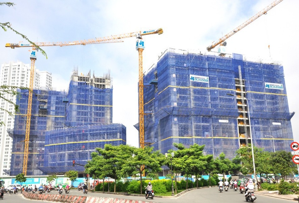Cổ phiếu lao dốc vì tin đồn bị Khaisilk xù nợ 2.500 tỷ đồng - 1
HBC cho biết trong những ngày gần đây, những tin đồn thất thiệt đã ảnh hưởng không nhỏ đến cổ phiếu HBC. (Ảnh minh hoạ).