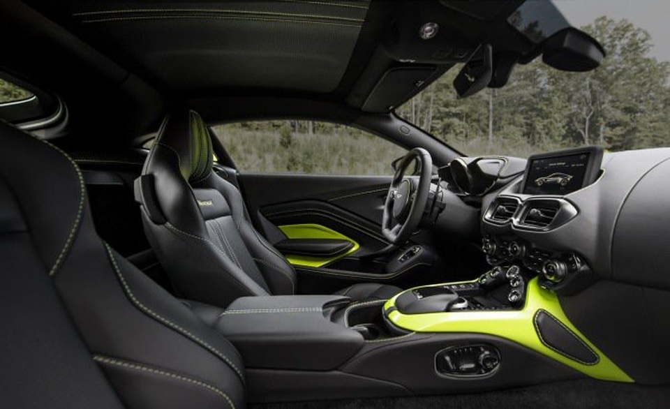 Aston Martin Vantage trở lại với động cơ AMG - 13 Aston Martin Vantage trở lại với động cơ AMG - 13
