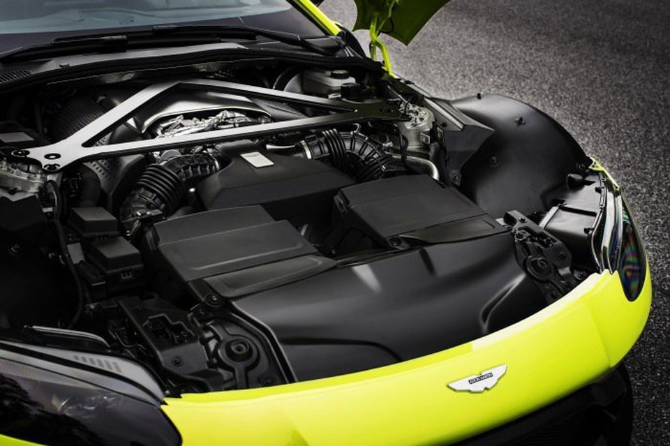Aston Martin Vantage trở lại với động cơ AMG - 10 Aston Martin Vantage trở lại với động cơ AMG - 10