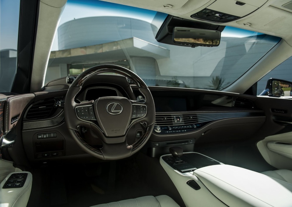 Lexus LS thế hệ mới - Ghi điểm bằng công nghệ - 12 Lexus LS thế hệ mới - Ghi điểm bằng công nghệ - 12