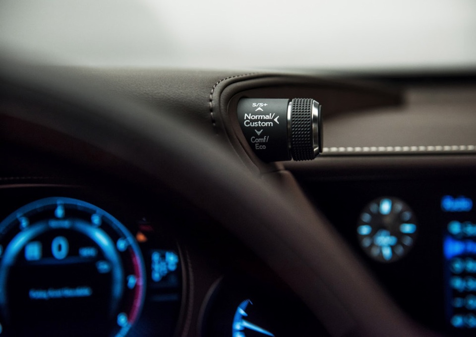 Lexus LS thế hệ mới - Ghi điểm bằng công nghệ - 9 Lexus LS thế hệ mới - Ghi điểm bằng công nghệ - 9