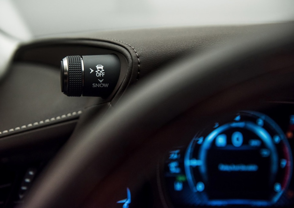 Lexus LS thế hệ mới - Ghi điểm bằng công nghệ - 8 Lexus LS thế hệ mới - Ghi điểm bằng công nghệ - 8