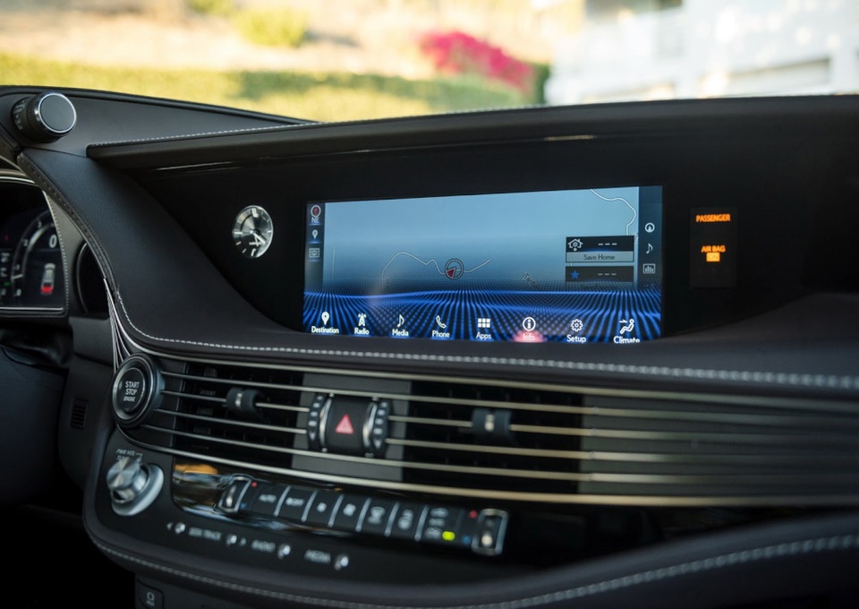Lexus LS thế hệ mới - Ghi điểm bằng công nghệ - 11 Lexus LS thế hệ mới - Ghi điểm bằng công nghệ - 11
