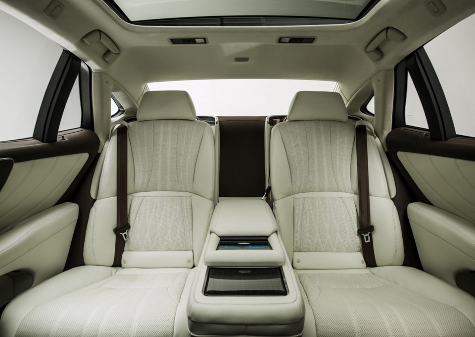 Lexus LS thế hệ mới - Ghi điểm bằng công nghệ - 16 Lexus LS thế hệ mới - Ghi điểm bằng công nghệ - 16