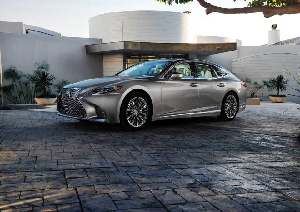 Lexus LS thế hệ mới - Ghi điểm bằng công nghệ - 2 Lexus LS thế hệ mới - Ghi điểm bằng công nghệ - 2