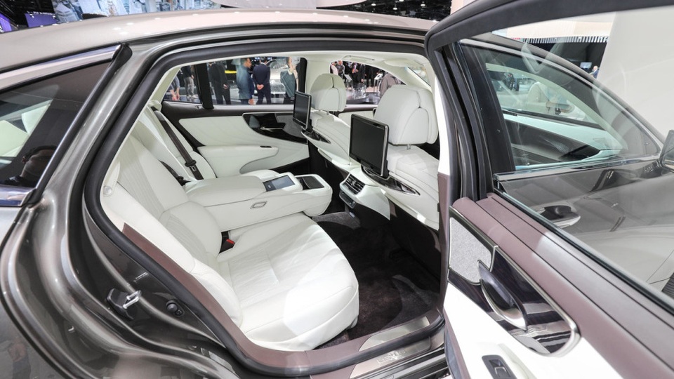 Lexus LS thế hệ mới - Ghi điểm bằng công nghệ - 5 Lexus LS thế hệ mới - Ghi điểm bằng công nghệ - 5