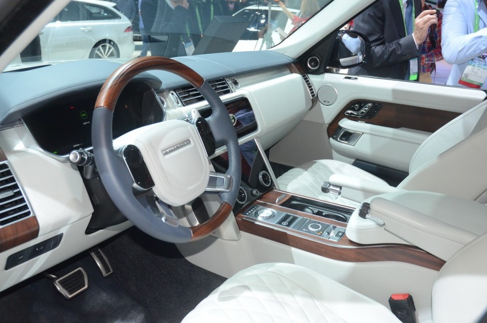 Range Rover SVAutobiography 2018 - Một lựa chọn thay thế Bentley Bentayga - 4 Range Rover SVAutobiography 2018 - Một lựa chọn thay thế Bentley Bentayga - 4