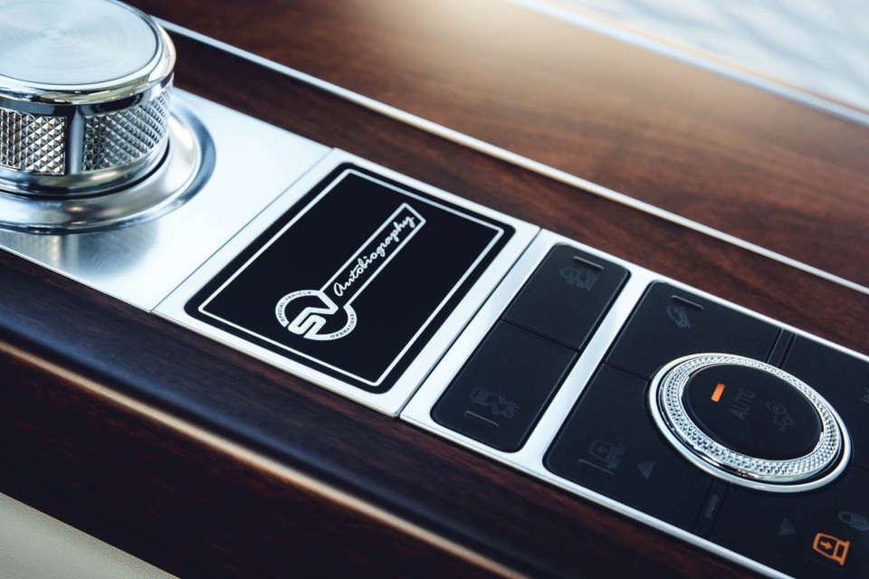 Range Rover SVAutobiography 2018 - Một lựa chọn thay thế Bentley Bentayga - 13 Range Rover SVAutobiography 2018 - Một lựa chọn thay thế Bentley Bentayga - 13