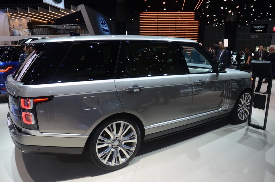 Range Rover SVAutobiography 2018 - Một lựa chọn thay thế Bentley Bentayga - 7 Range Rover SVAutobiography 2018 - Một lựa chọn thay thế Bentley Bentayga - 7