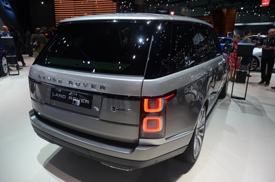 Range Rover SVAutobiography 2018 - Một lựa chọn thay thế Bentley Bentayga - 9 Range Rover SVAutobiography 2018 - Một lựa chọn thay thế Bentley Bentayga - 9