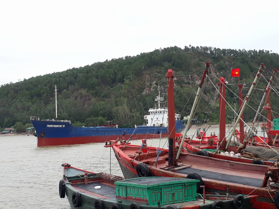 7 người sống sót, 3 người tử vong, còn 3 người mất tích - 4
Tàu Thành Đạt 35 chuẩn bị cập cảng.