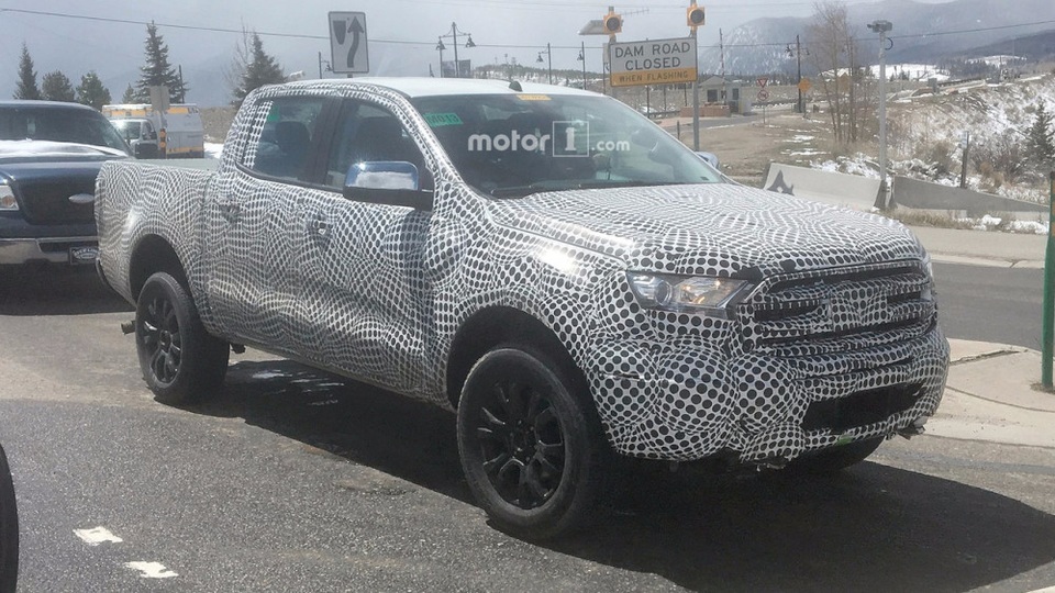 
Ford Ranger mới trên đường chạy thử ở Colorado, Mỹ.
