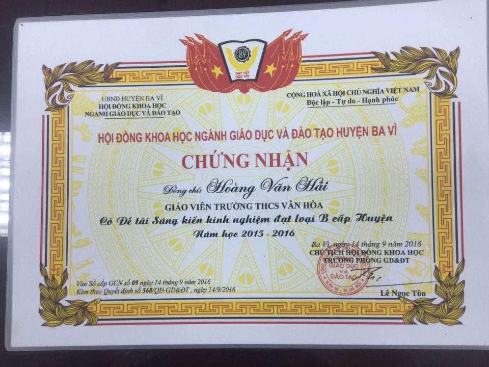 Xót xa thầy giáo dạy giỏi không có nổi 40 triệu đồng mổ chân - 9 Với thầy Hải, hai chữ người thầy thiêng liêng và cao quý.