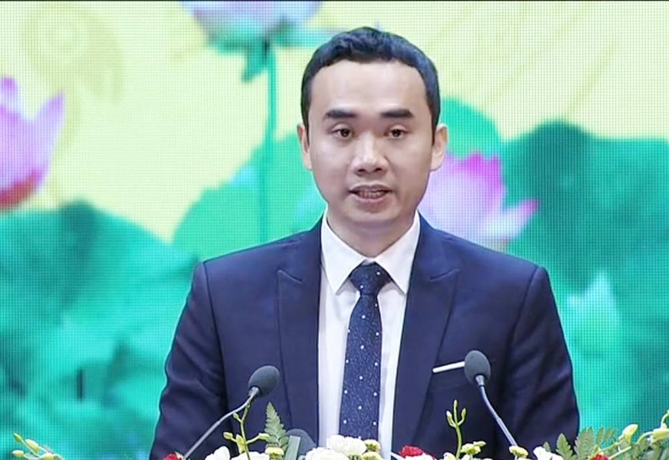 Tổng Bí thư: Máu đào đã nở hoa cho đất nước hôm nay! - 8
Giảng viên trẻ trường Đại học Công nghệ Giao thông vận tải nguyện cống hiến hết sức trẻ cho công cuộc xây dựng đất nước hòa bình hôm nay.