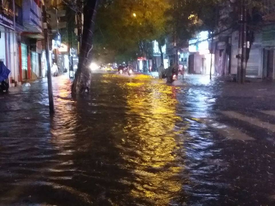 
Đường Lê Lợi.
