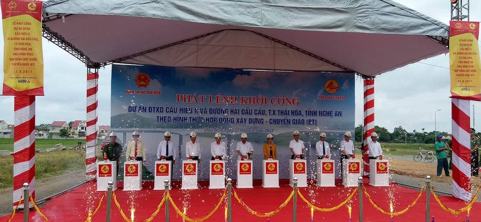 Khởi công xây dựng cầu bắc qua con sông lớn nhất miền Tây xứ Nghệ - 2
Chính thức khởi công xây dựng cầu Hiếu 2 bắc qua sông Hiếu