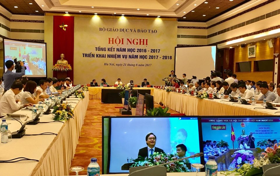 Tập trung giải quyết những vấn đề "nóng" trong ngành giáo dục - 2
Các đại biểu tham dự hội nghị tại điểm cầu Hà Nội