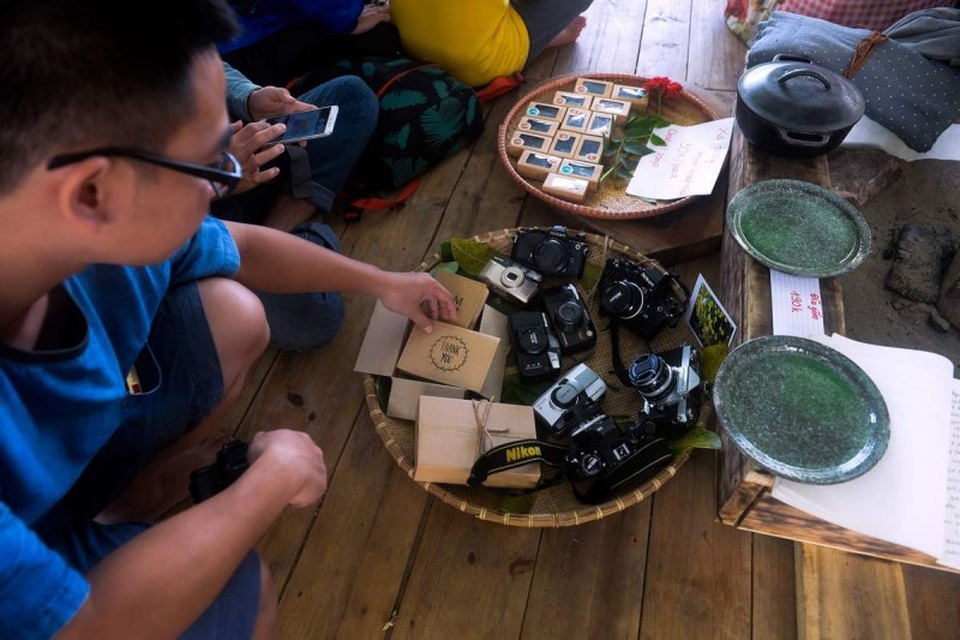 Phiên chợ bán kỷ vật người yêu cũ tại Hà Nội lên báo quốc tế - 3 Phiên chợ bán kỷ vật người yêu cũ tại Hà Nội lên báo quốc tế - 3